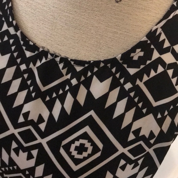 Blouse ❤️ - Picture 2 of 4